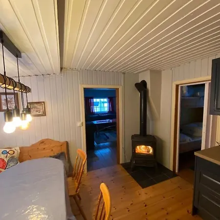 Hostkos Og Ro Pa Budor, 4 Roms Med Peis Og Wifi Tatil Evi Nordset