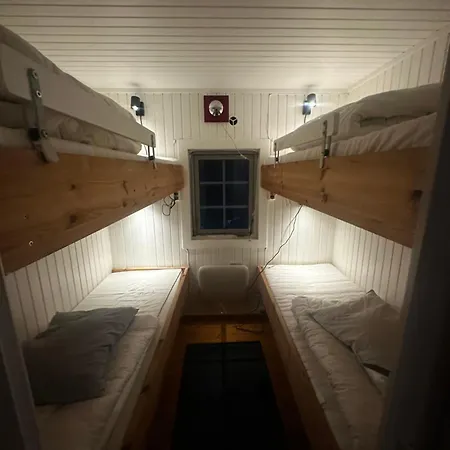 Hostkos Og Ro Pa Budor, 4 Roms Med Peis Og Wifi