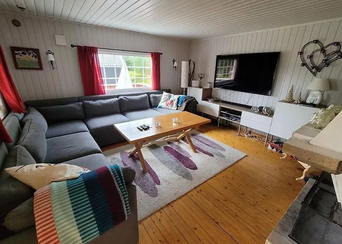 Hostkos Og Ro Pa Budor, 4 Roms Med Peis Og Wifi Nyaraló *